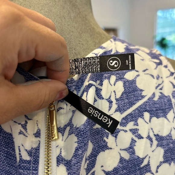 🍁🍁 Kenzie size, small blue and white BoHo style floral dress - Picture 4 of 6